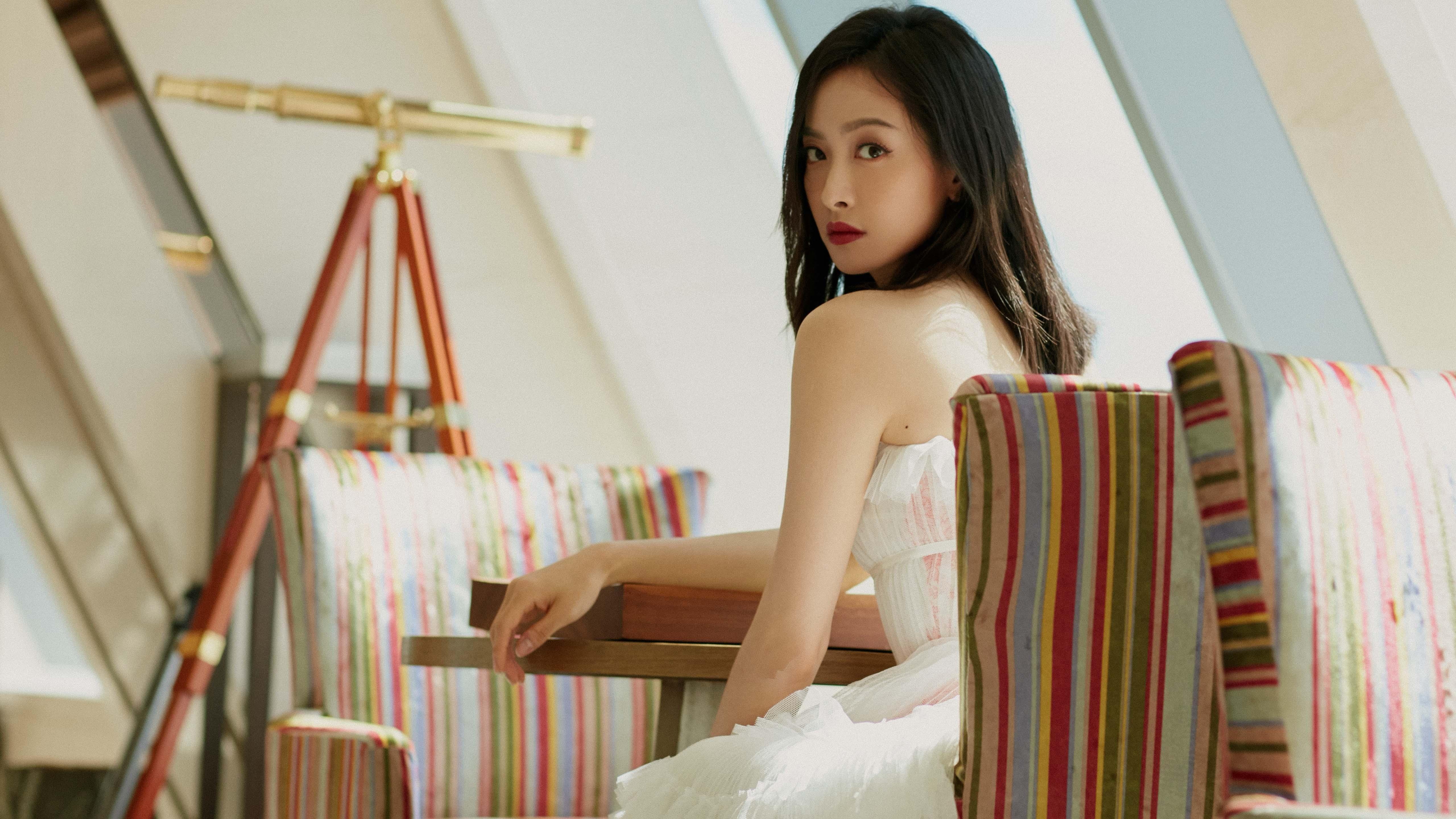 特色篮球文化走出校园，进入基层社区，推动全民健身新局面，学校篮球文化