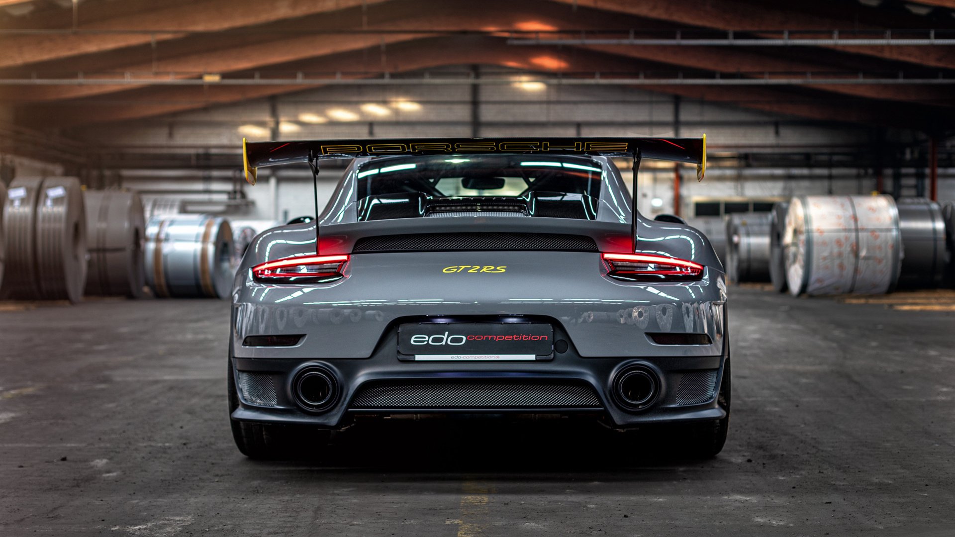 JiuyouAPP下载-绿色篮球：低碳环保成为未来篮球场的必备标签，绿色篮球耐脏吗