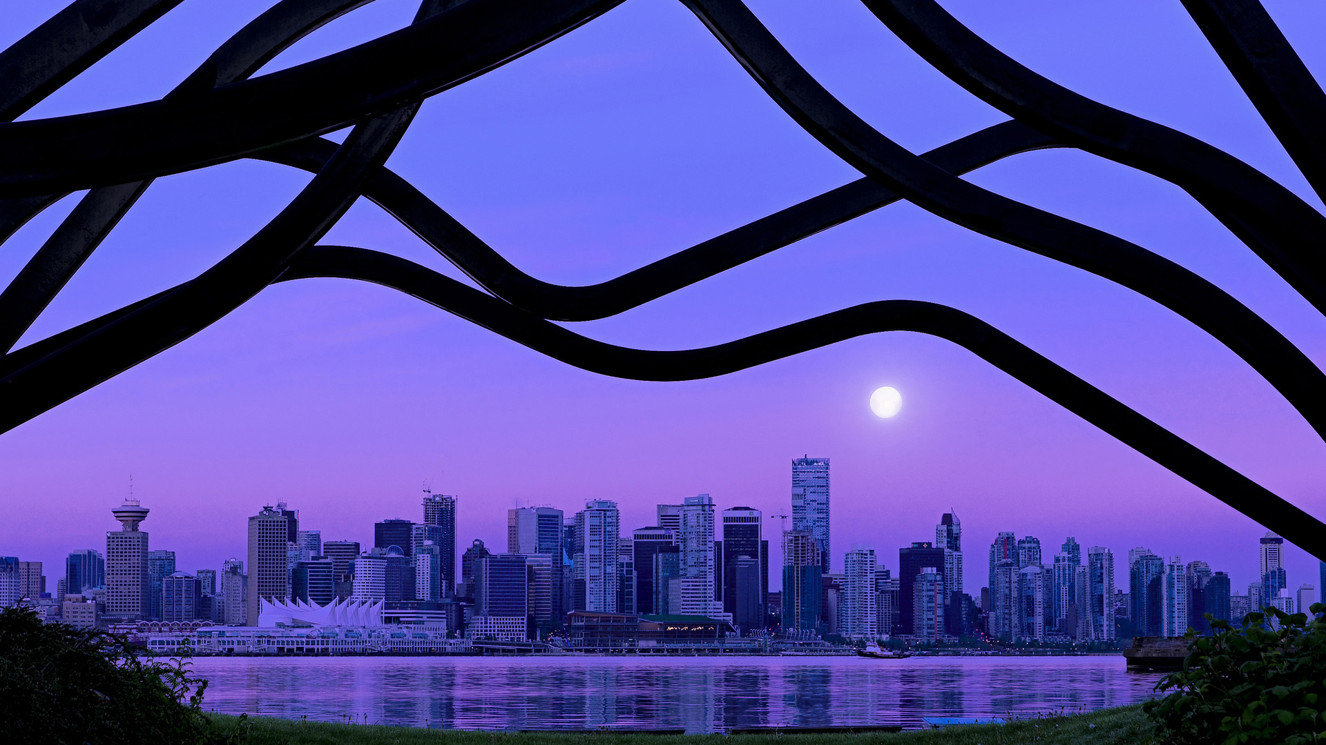 线上线下结合推动足球文化传播，吸引更多年轻群体，足球线上教学