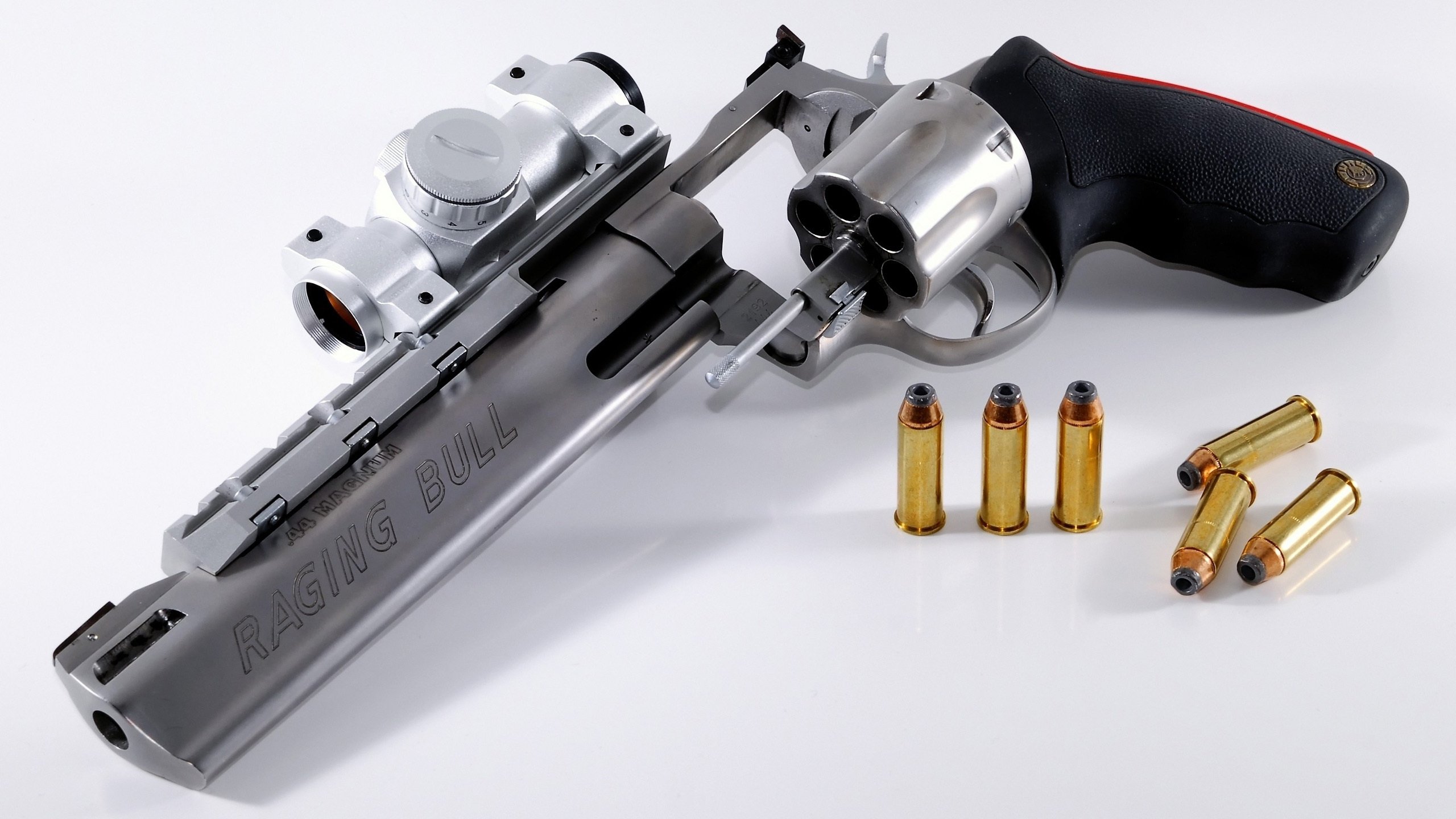 纽卡斯尔联主场2-1逆转利物浦，夺得联赛杯冠军，纽卡斯尔vs利物浦历史比分