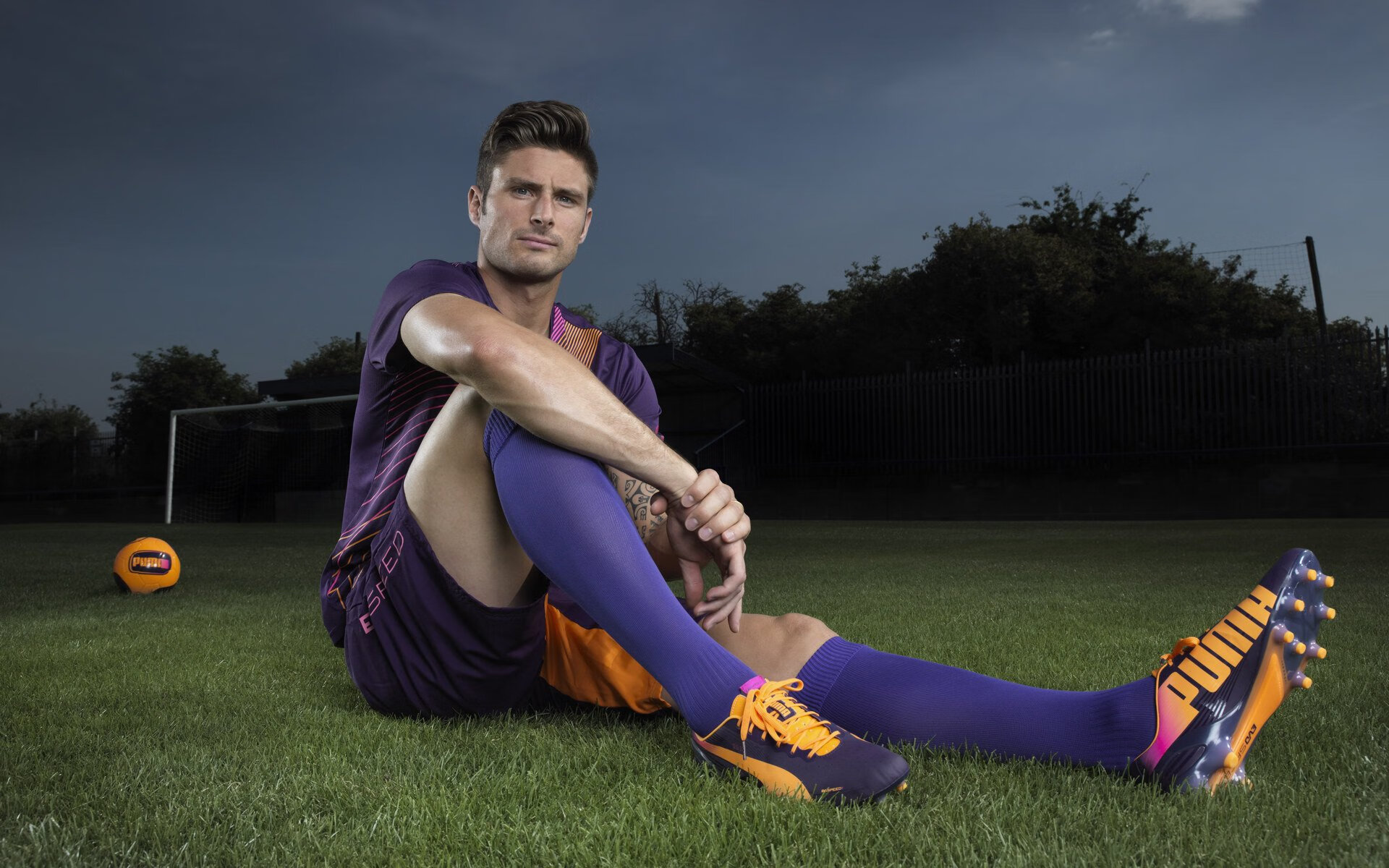 萨默·麦金托什蝶泳冲刺阶段技压群雄，麦金托什游泳