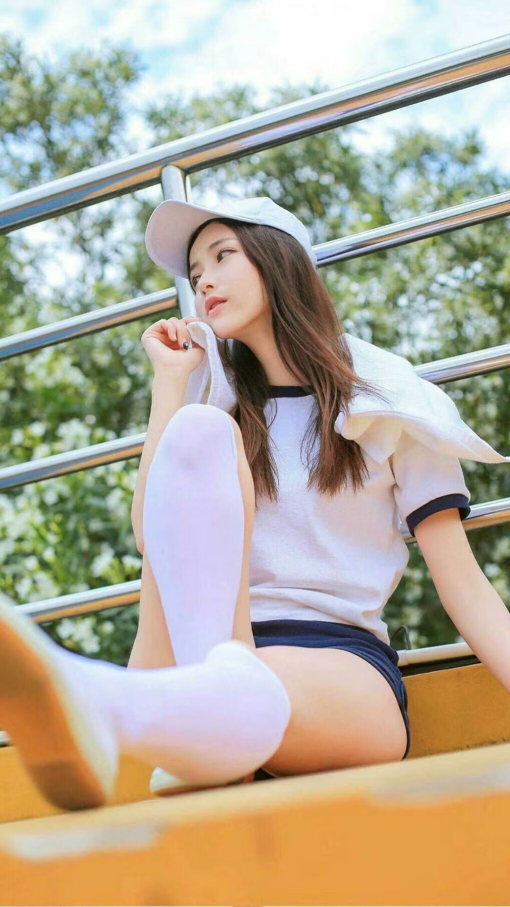 高山滑雪赛场风光无限，高山滑雪项目比赛场地在哪里